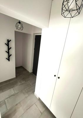 Vanzare Garsoniera Renovata, Mobilata si Utilata, Tineretului