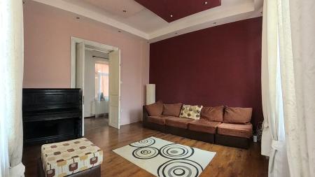 Vanzare apartament 3 camere in vila, Piata  Regina Maria