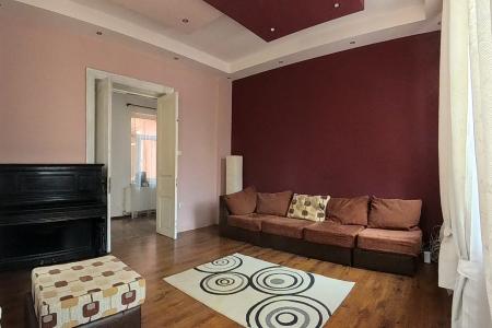 Vanzare apartament 3 camere in vila, Piata Regina Maria