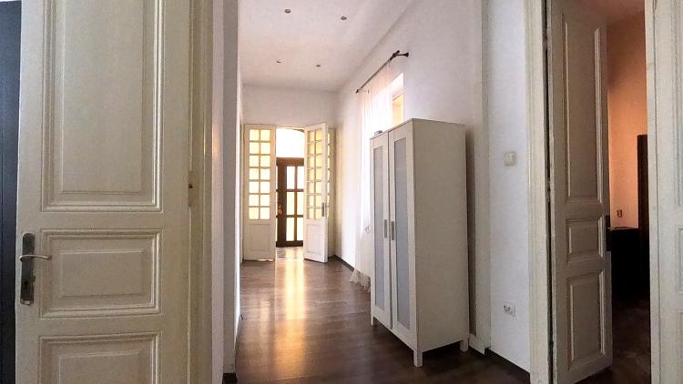 Vanzare apartament 3 camere in vila, Piata  Regina Maria