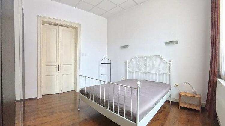 Vanzare apartament 3 camere in vila, Piata  Regina Maria