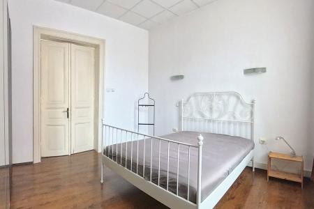 Vanzare apartament 3 camere in vila, Piata Regina Maria