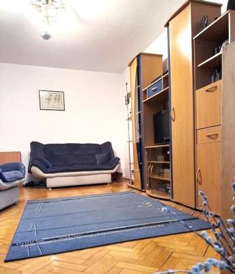 Vanzare apartament 3 camere, Tineretului, scara renovata, 2 balcoane, 2 bai