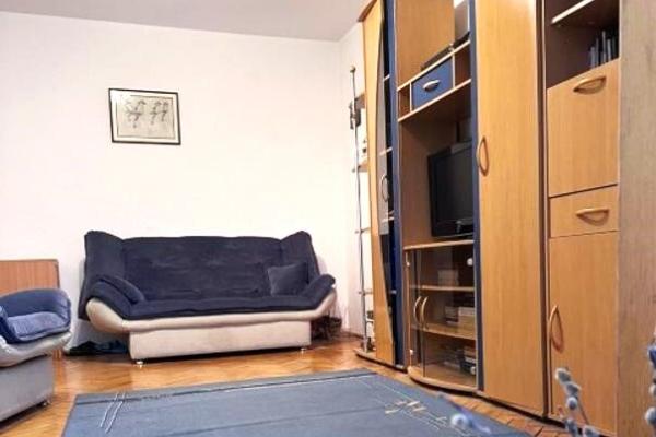 Vanzare apartament 3 camere, Tineretului, scara renovata, 2 balcoane, 2 bai