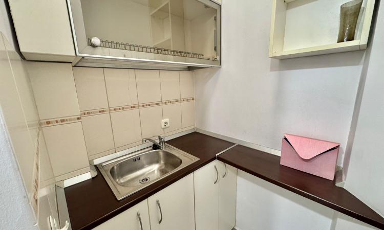 Garsoniera - Pta Romana - Demisol - Victoriei