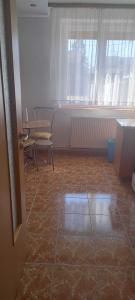 2 camere, Piata Crucii, mobilat si utilat, boxa in Cf
