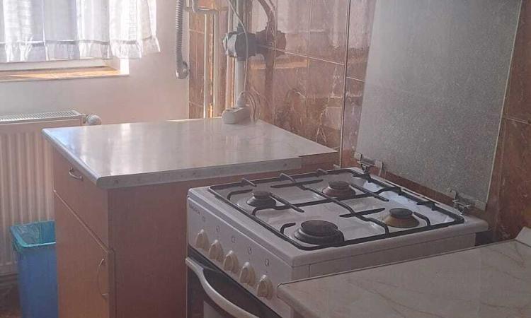 2 camere, Piata Crucii, mobilat si utilat, boxa in Cf