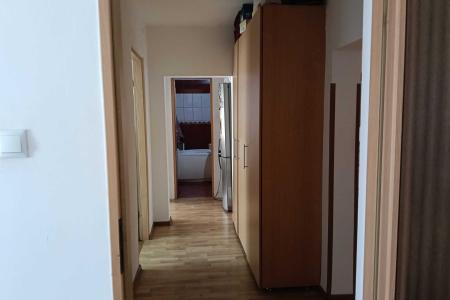 Apartament 4 camere decomandat , aproape de Shopping Mall