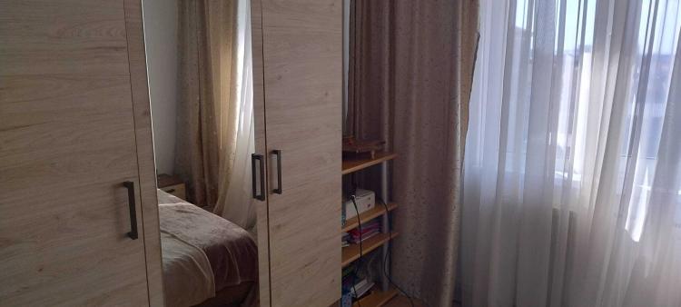 Apartament 4 camere decomandat , aproape de Shopping Mall