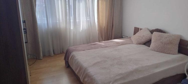 Apartament 4 camere decomandat , aproape de Shopping Mall
