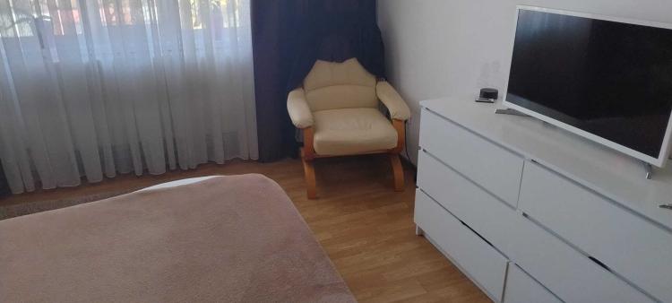 Apartament 4 camere decomandat , aproape de Shopping Mall