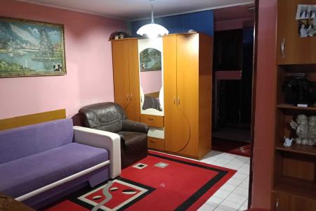 Casă spațioasă de vânzare | Parter + Etaj | Ideală pentru locuință sau activitate comercială