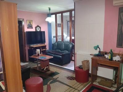 Casă spațioasă de vânzare | Parter + Etaj | Ideală pentru locuință sau activitate comercială