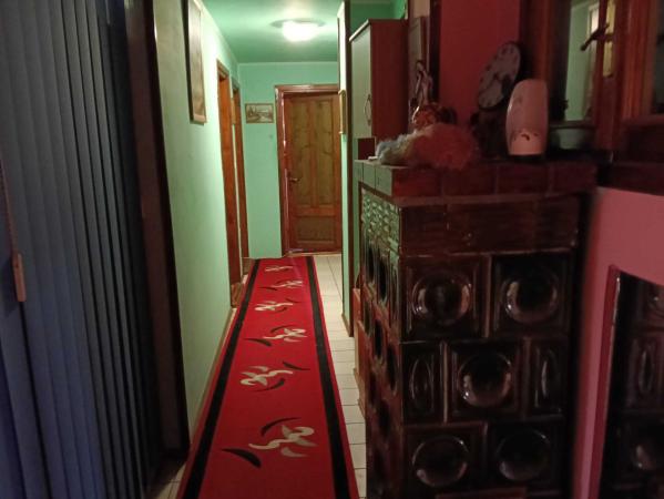 Casă spațioasă de vânzare | Parter + Etaj | Ideală pentru locuință sau activitate comercială