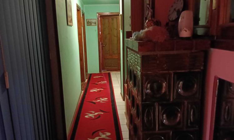 Casă spațioasă de vânzare | Parter + Etaj | Ideală pentru locuință sau activitate comercială