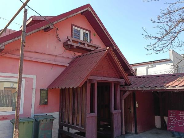 Casă spațioasă de vânzare | Parter + Etaj | Ideală pentru locuință sau activitate comercială