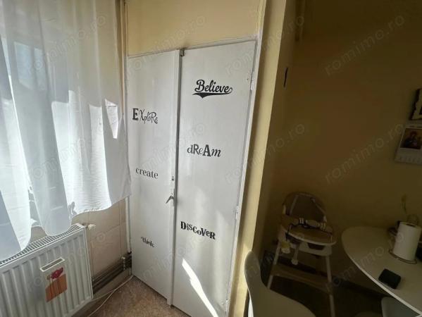 3 camere, doua balcoane, etaj 3, Sagului