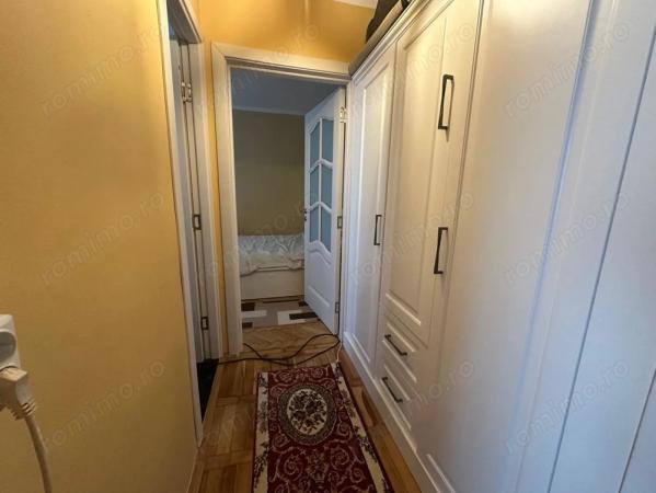 3 camere, doua balcoane, etaj 3, Sagului