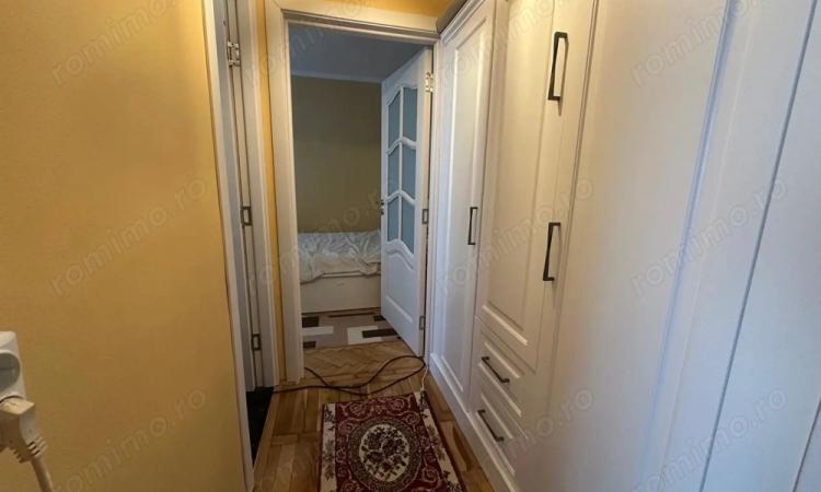 3 camere, doua balcoane, etaj 3, Sagului