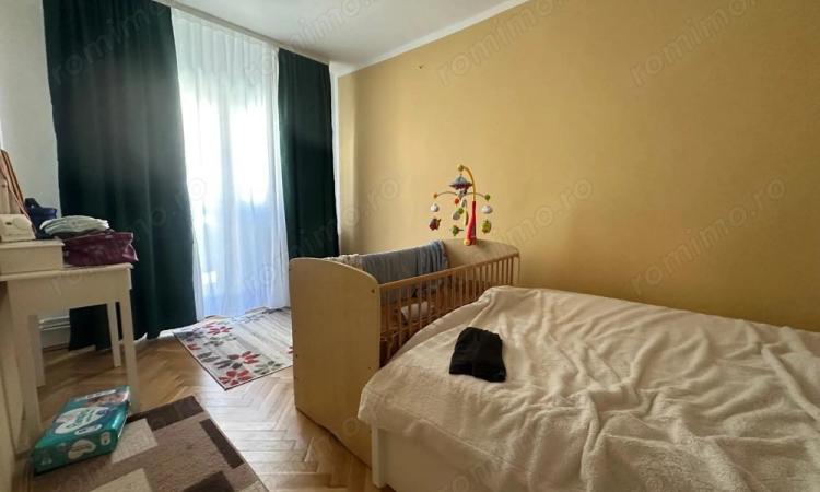 3 camere, doua balcoane, etaj 3, Sagului