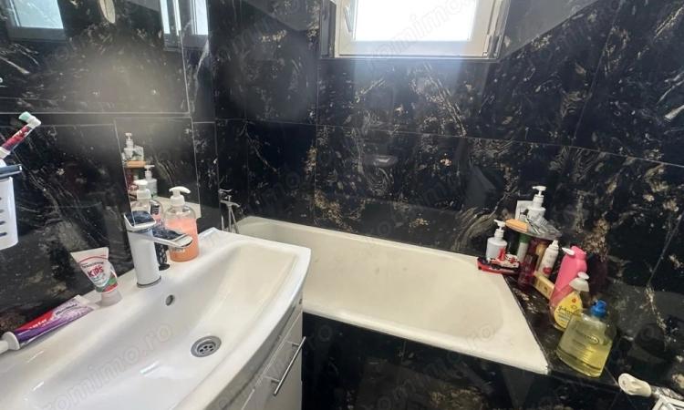 3 camere, doua balcoane, etaj 3, Sagului
