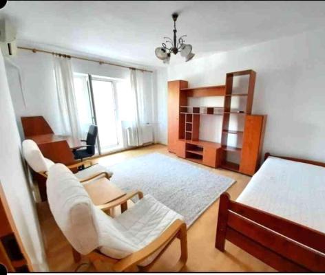 Vanzare apartament 2 Camere Tineretului, renovat, bloc 4 etaje