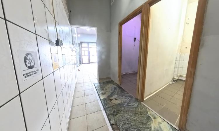 Spatiu comercia 60mp de inchiriat, stradal, Bucuresti, Calea Calarasi - Hala Traian