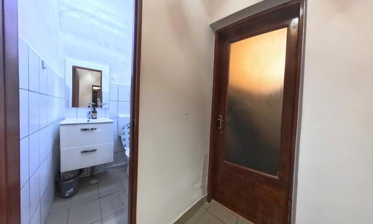 Spatiu comercia 60mp de inchiriat, stradal, Bucuresti, Calea Calarasi - Hala Traian