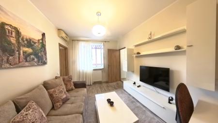 Apartament 2 camere, zona Mosilor, in vila interbelica - balcon generos si boxa