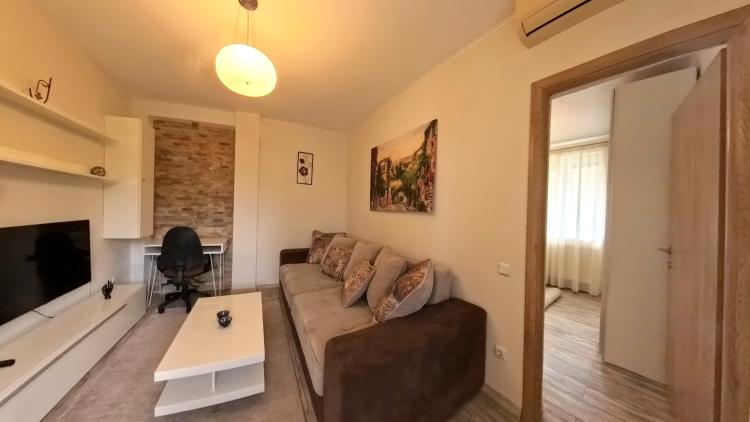 Apartament 2 camere, zona Mosilor, in vila interbelica - balcon generos si boxa