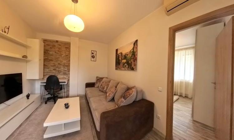 Apartament 2 camere, zona Mosilor, in vila interbelica - balcon generos si boxa