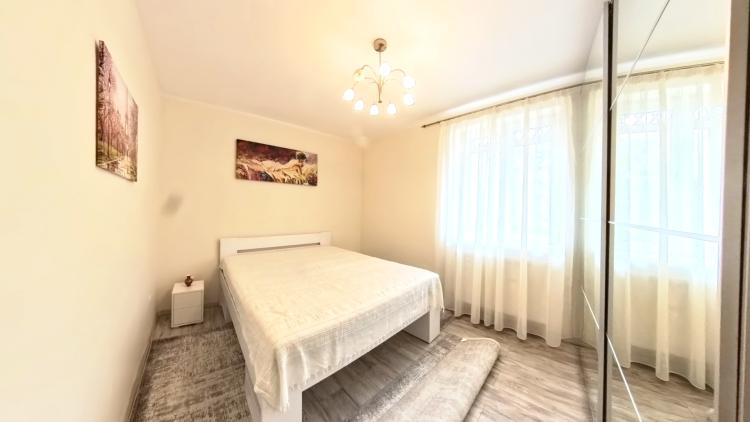 Apartament 2 camere, zona Mosilor, in vila interbelica - balcon generos si boxa