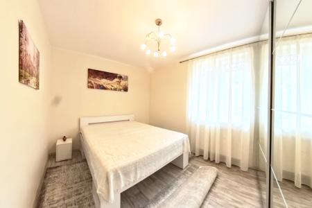 Apartament 2 camere, zona Mosilor, in vila interbelica - balcon generos si boxa