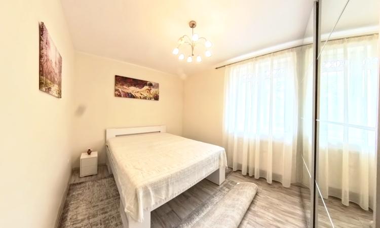 Apartament 2 camere, zona Mosilor, in vila interbelica - balcon generos si boxa