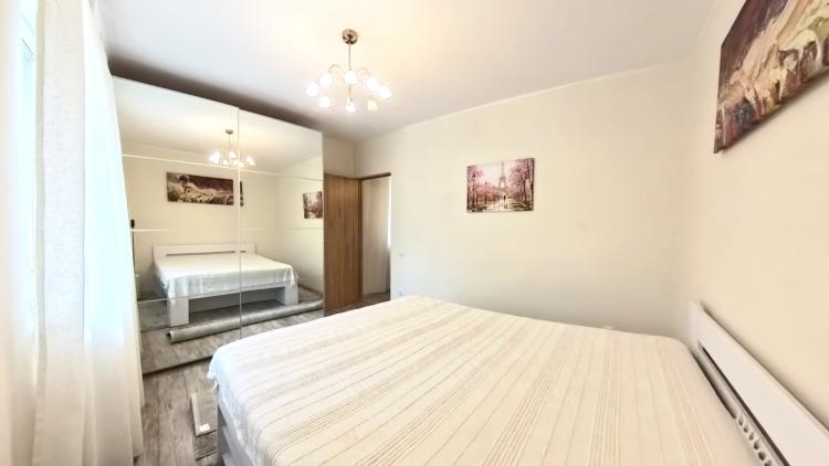 Apartament 2 camere, zona Mosilor, in vila interbelica - balcon generos si boxa