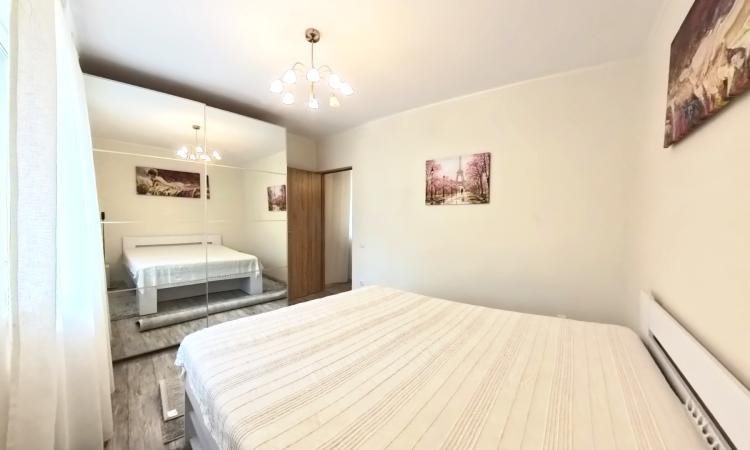 Apartament 2 camere, zona Mosilor, in vila interbelica - balcon generos si boxa