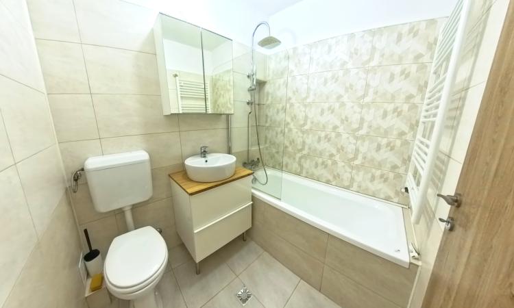 Apartament 2 camere, zona Mosilor, in vila interbelica - balcon generos si boxa