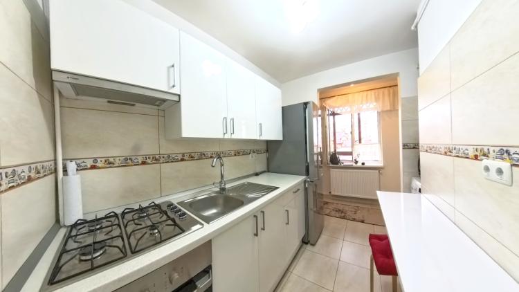 Apartament 2 camere, zona Mosilor, in vila interbelica - balcon generos si boxa