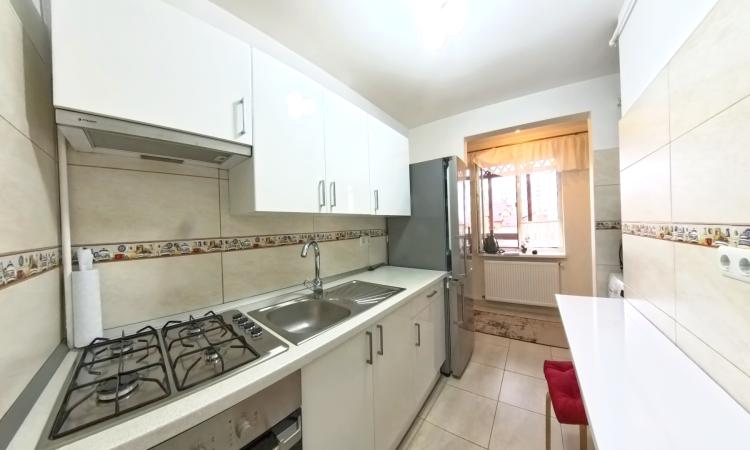 Apartament 2 camere, zona Mosilor, in vila interbelica - balcon generos si boxa