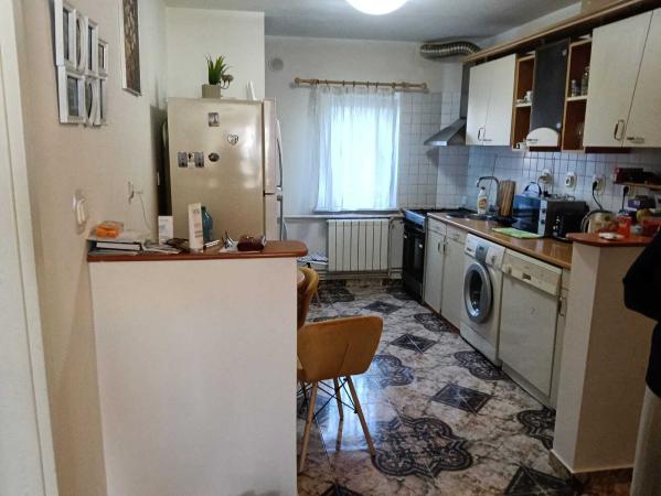 Timișoara | Apartament 4 camere | Etaj 1 | 83 mp | Zonă excelentă