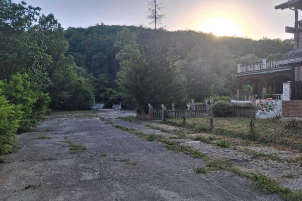 Proprietate turistică | Fost hotel | Teren 8900 mp | Aproape de Dunăre