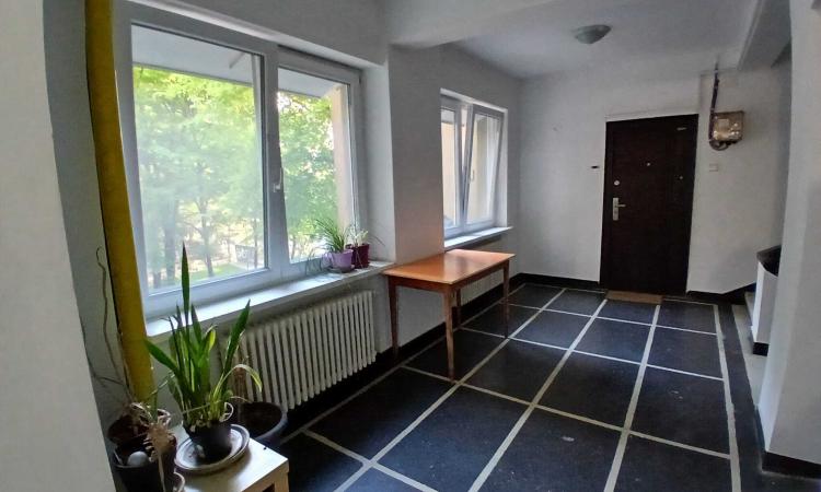 Vanzare 2 camere la Piata Romana