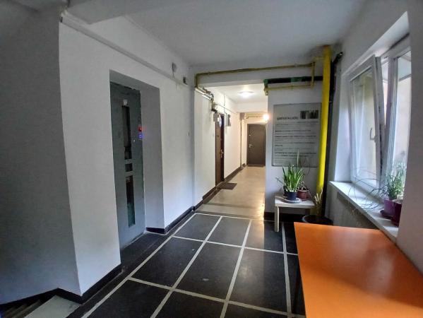 Vanzare 2 camere la Piata Romana