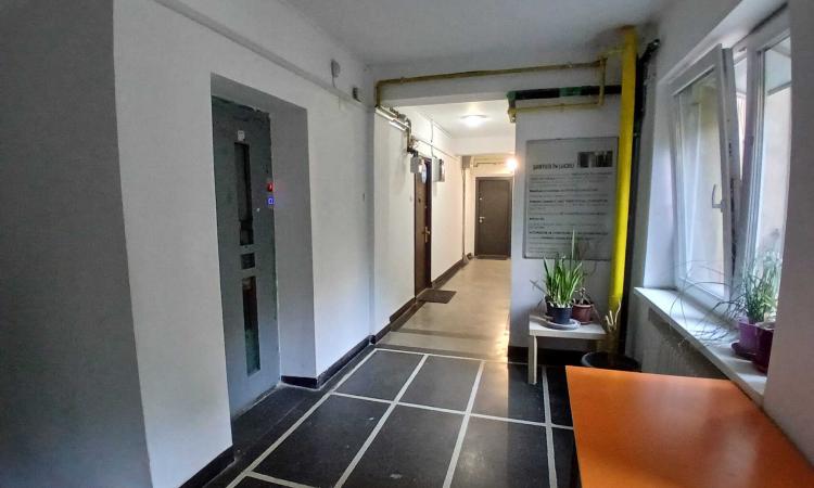 Vanzare 2 camere la Piata Romana