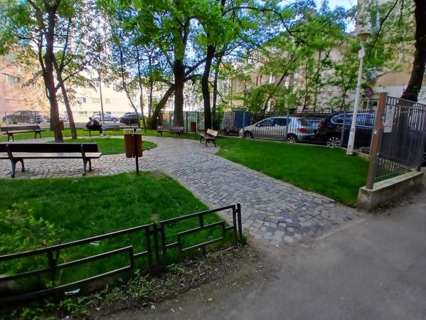 Vanzare 2 camere la Piata Romana