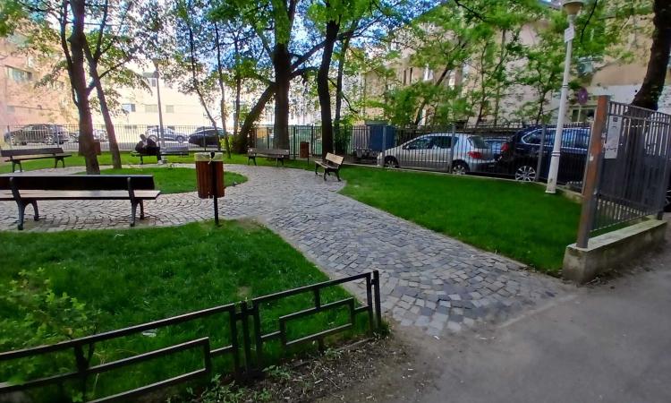 Vanzare 2 camere la Piata Romana
