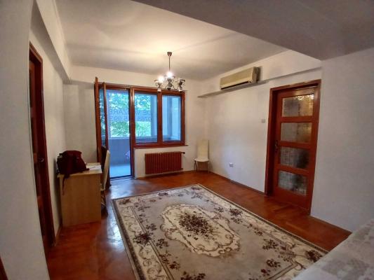 Vanzare 2 camere la Piata Romana