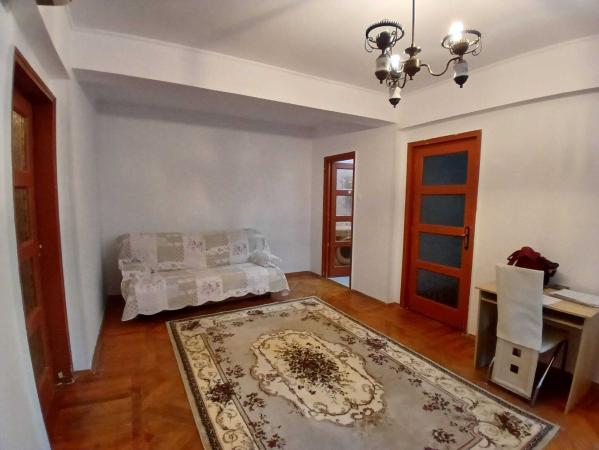 Vanzare 2 camere la Piata Romana