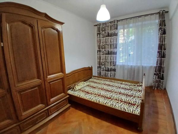 Vanzare 2 camere la Piata Romana