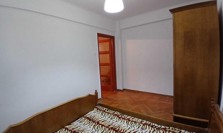 Vanzare 2 camere la Piata Romana